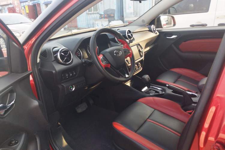 Used Soueast DX3 2016 1.5T SRG CVT Flagship Edition Interior 2