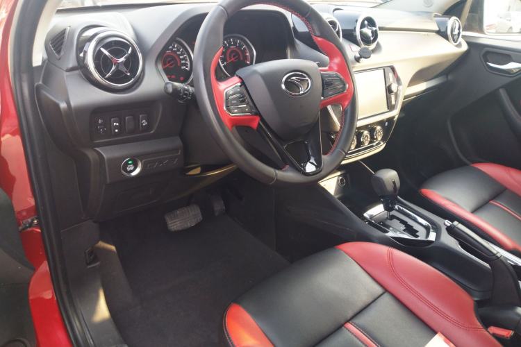 Used Soueast DX3 2016 1.5T SRG CVT Flagship Edition Interior 3