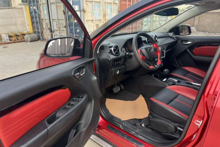 Used Soueast DX3 2016 1.5T SRG CVT Flagship Edition Interior 5