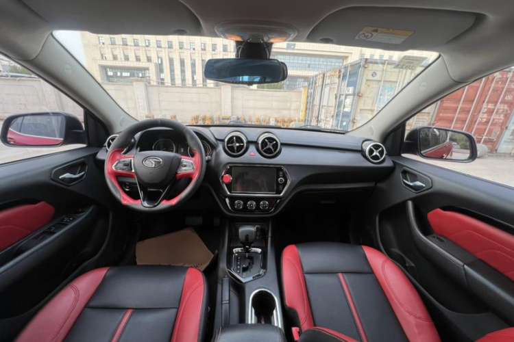 Used Soueast DX3 2016 1.5T SRG CVT Flagship Edition Interior 8