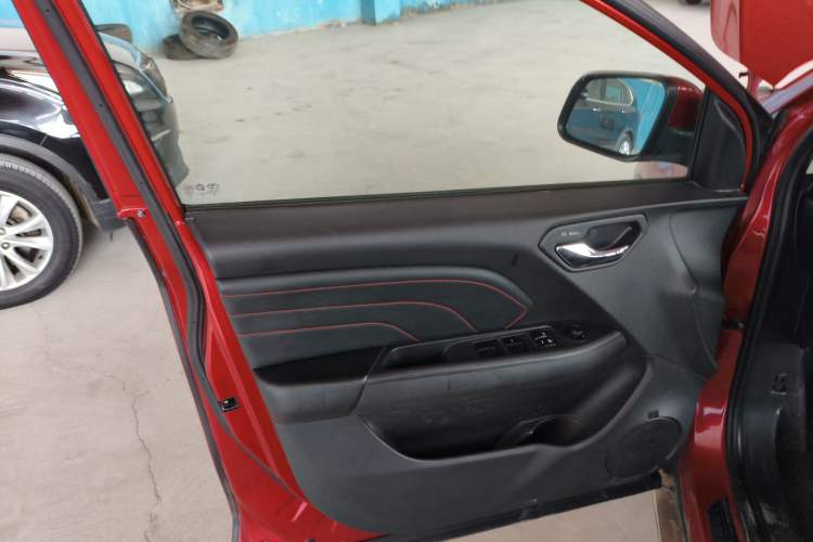 Used Soueast DX3 2016 1.5T CVT Prestige Edition Left Front Door Interior