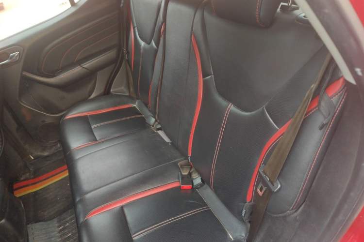 Used Soueast DX3 2016 1.5T CVT Prestige Edition Left Rear Seat