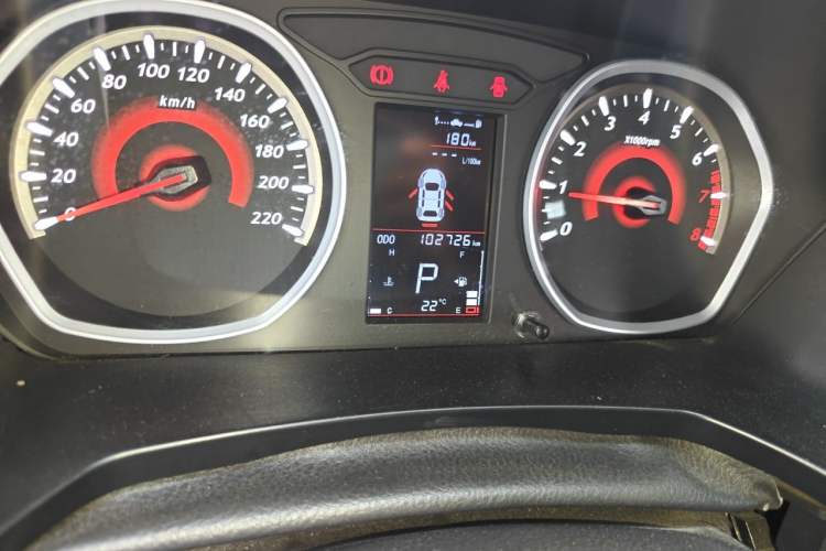 Used Soueast DX3 2016 1.5T CVT Flagship Model Odometer Close Up