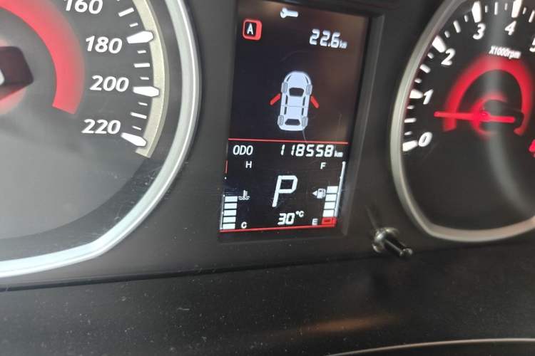 Used Soueast DX3 2016 1.5T SRG CVT Flagship Edition Odometer Close Up