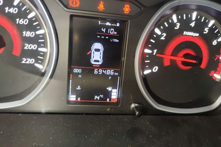Used Soueast DX3 2016 1.5L Manual Luxury Edition Odometer Close Up