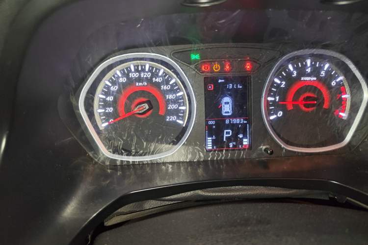 Used Soueast DX3 2016 1.5T CVT Flagship Model Odometer Close Up