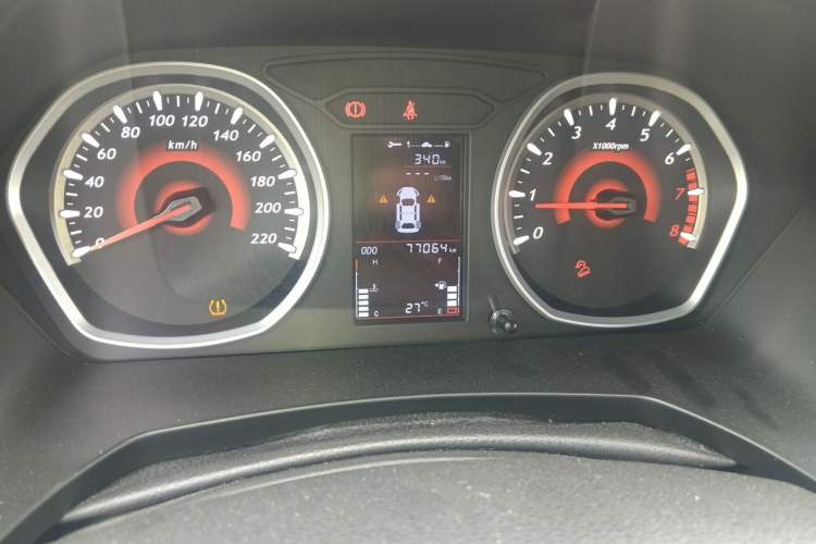 Used Soueast DX3 2016 1.5T SRG Manual Flagship Model Odometer Close Up