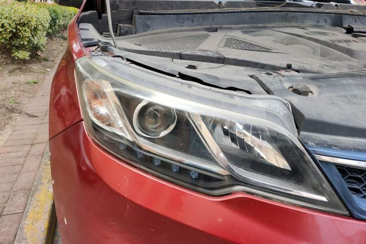 Used Soueast DX3 2016 1.5T CVT Prestige Edition Right Front Headlight