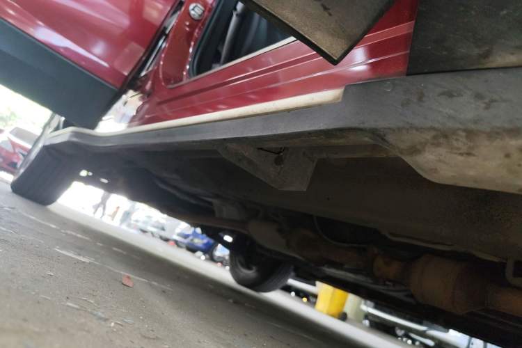 Used Soueast DX3 2016 1.5T CVT Prestige Edition Right Side Sill