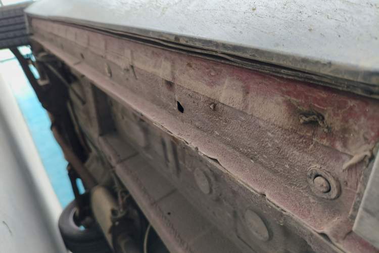 Used Soueast DX3 2016 1.5T CVT Prestige Edition Right Side Sill