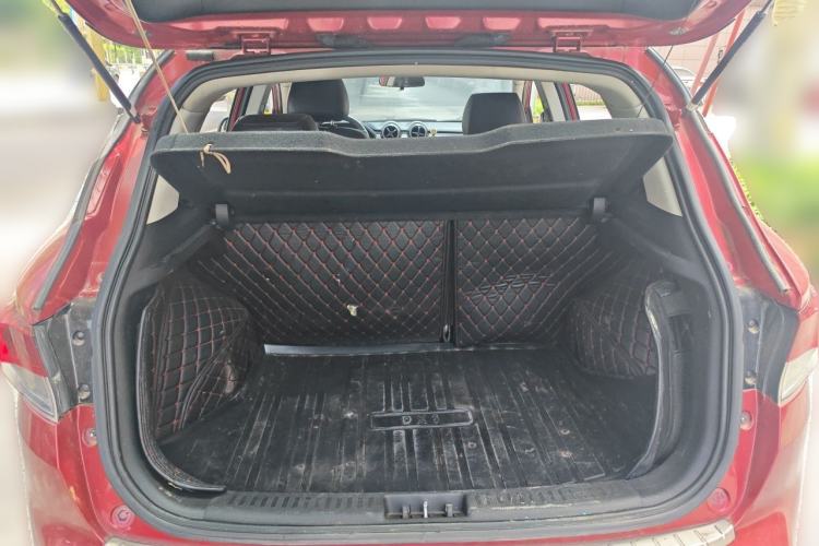 Used Soueast DX3 2016 1.5L Manual Flagship Version Trunk