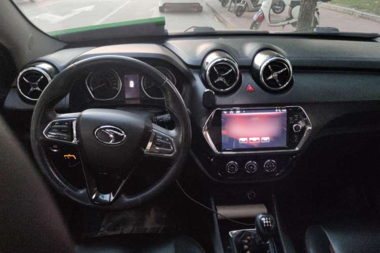 Used Soueast DX3 2016 1.5L Manual Flagship Version Center Console