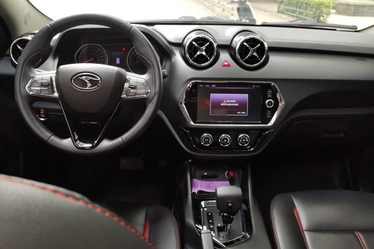 Used Soueast DX3 2016 1.5T CVT Prestige Edition Center Console
