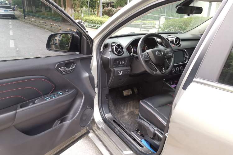 Used Soueast DX3 2016 1.5T CVT Prestige Edition Driver Seat