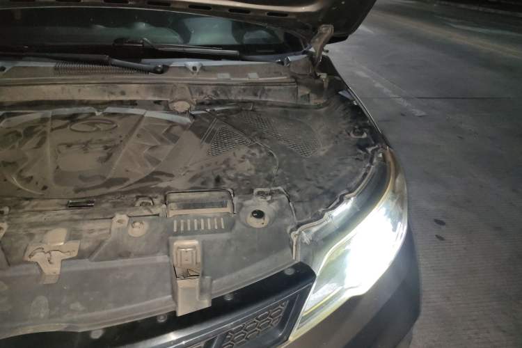 Used Soueast DX3 2016 1.5L Manual Flagship Version Engine Bay Left