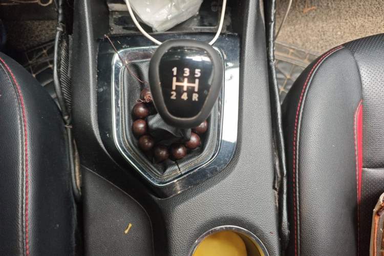 Used Soueast DX3 2016 1.5L Manual Luxury Model Gear Lever