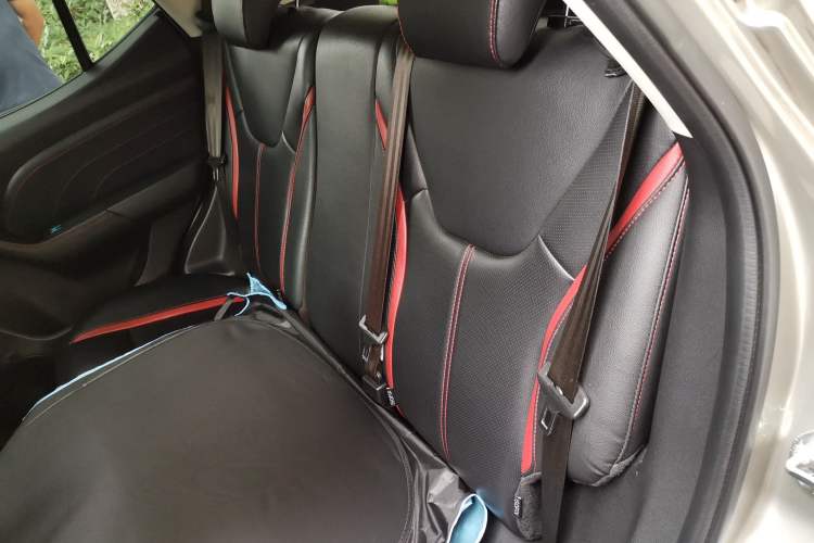 Used Soueast DX3 2016 1.5T CVT Prestige Edition Left Rear Seat