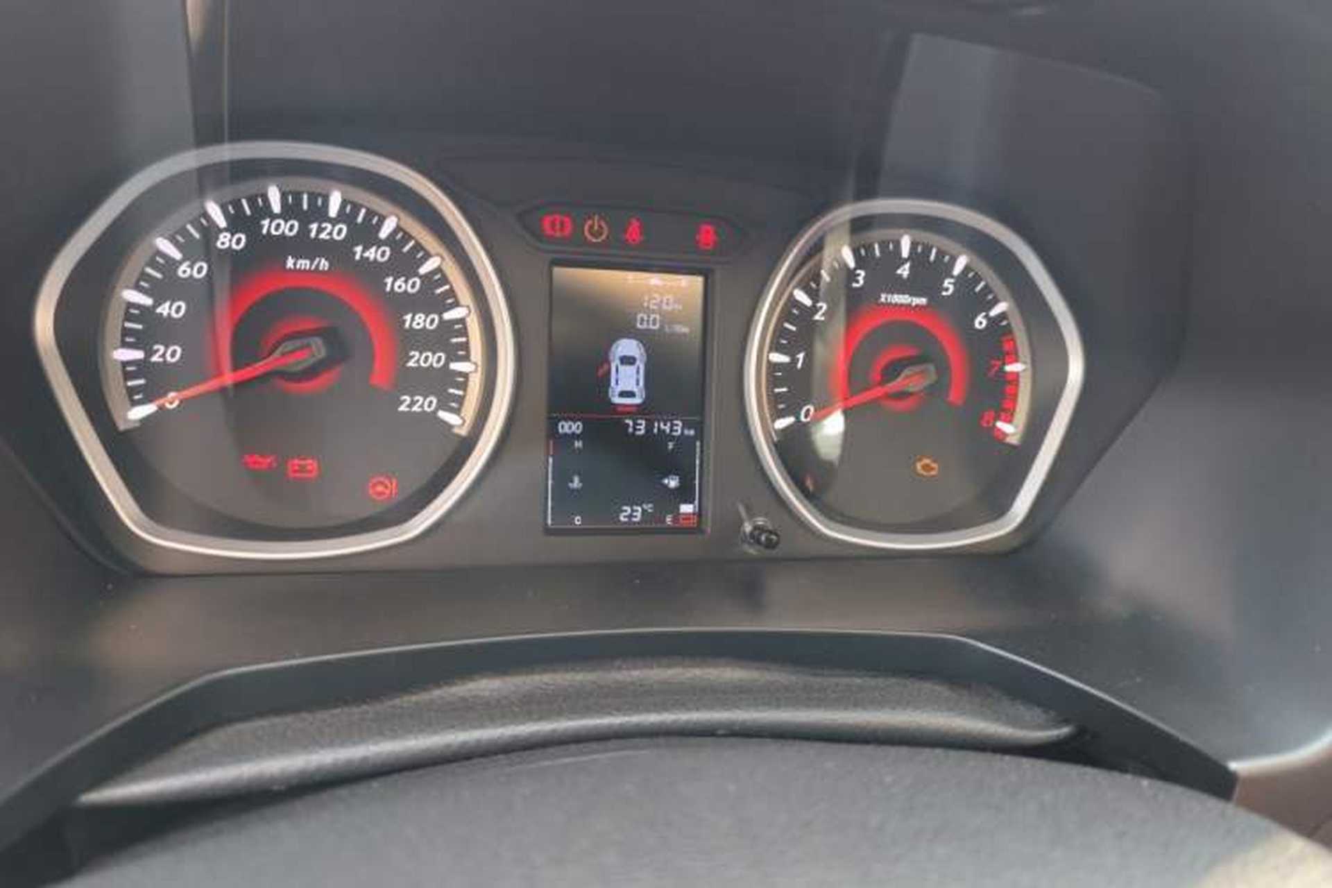 Used Soueast DX3 2016 1.5L Manual Luxury Edition Odometer Close Up