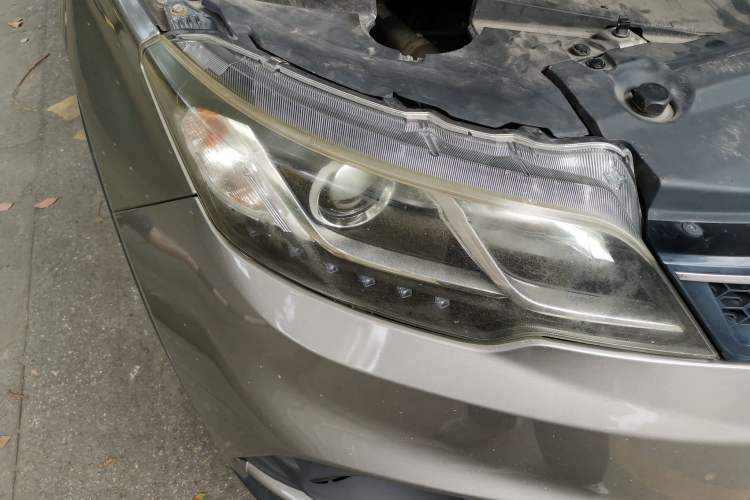 Used Soueast DX3 2016 1.5T CVT Prestige Edition Right Front Headlight