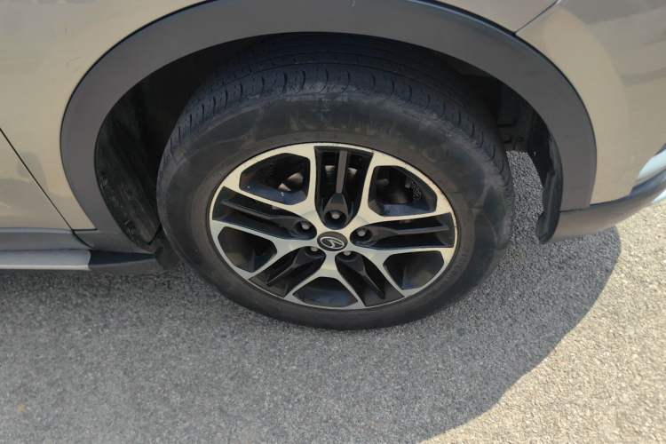 Used Soueast DX3 2016 1.5T CVT Prestige Edition Right Front Wheel Hub