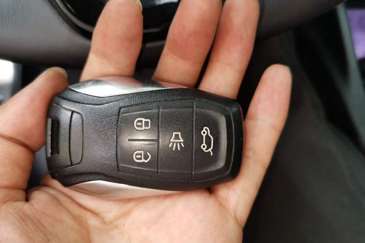 Used Soueast DX3 2016 1.5T CVT Prestige Edition Vehicle Key