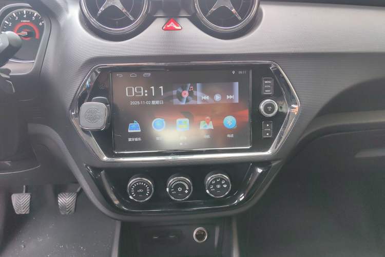 Used Soueast DX3 2016 1.5L Manual Luxury Model Audio And AC Panel