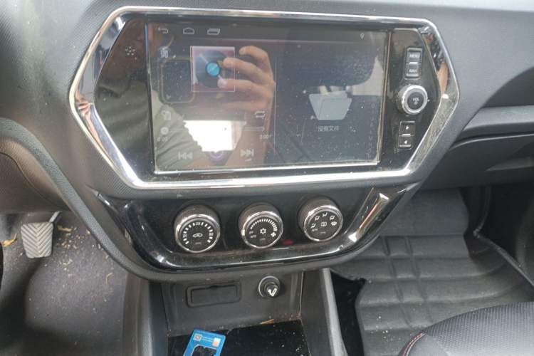 Used Soueast DX3 2016 1.5L Manual Luxury Edition Audio And AC Panel