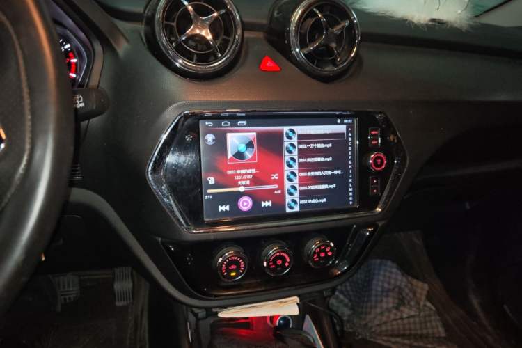 Used Soueast DX3 2016 1.5T CVT Flagship Model Audio And AC Panel
