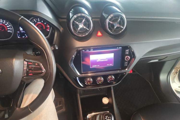 Used Soueast DX3 2016 1.5L Manual Luxury Edition Audio And AC Panel