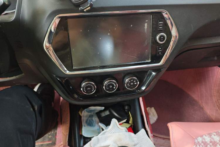 Used Soueast DX3 2016 1.5L Manual Luxury Edition Audio And AC Panel
