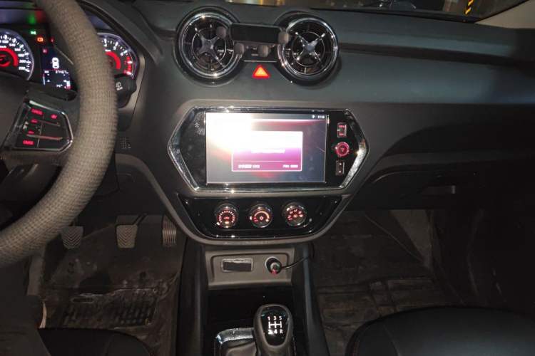 Used Soueast DX3 2016 1.5L Manual Luxury Edition Audio And AC Panel