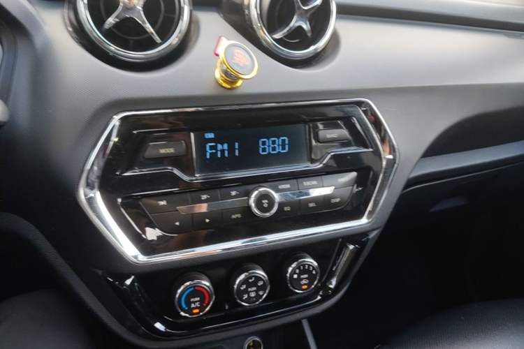Used Soueast DX3 2016 1.5L Manual Luxury Model Audio And AC Panel