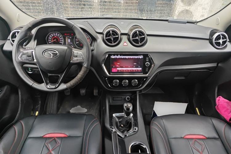 Used Soueast DX3 2016 1.5L Manual Luxury Edition Center Console
