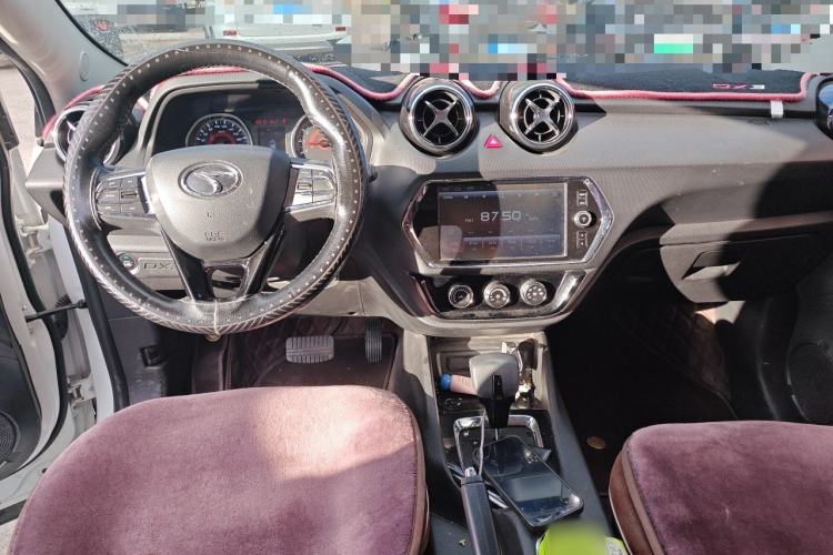 Used Soueast DX3 2016 1.5T CVT Prestige Edition Center Console