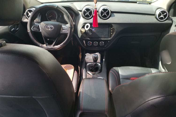 Used Soueast DX3 2016 1.5L Manual Luxury Model Center Console