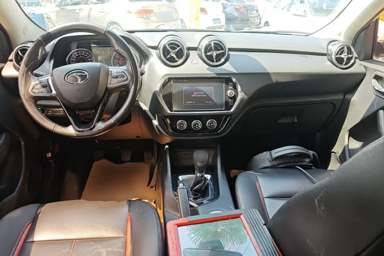 Used Soueast DX3 2016 1.5L Manual Luxury Edition Center Console
