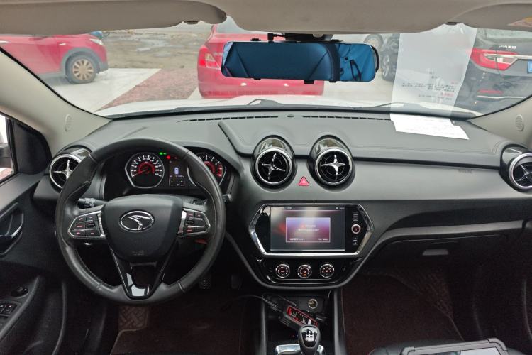 Used Soueast DX3 2016 1.5L Manual Luxury Edition Center Console
