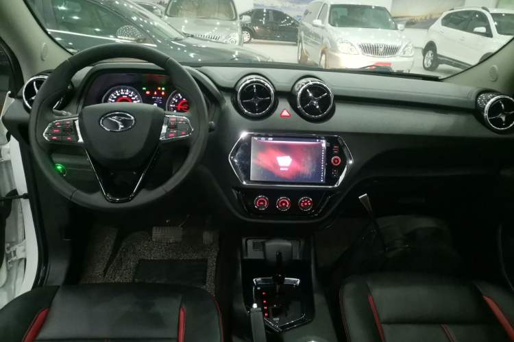 Used Soueast DX3 2016 1.5T CVT Prestige Edition Center Console