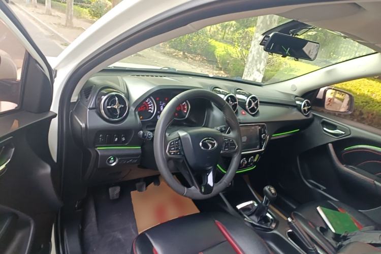 Used Soueast DX3 2016 1.5L Manual Luxury Edition Center Console