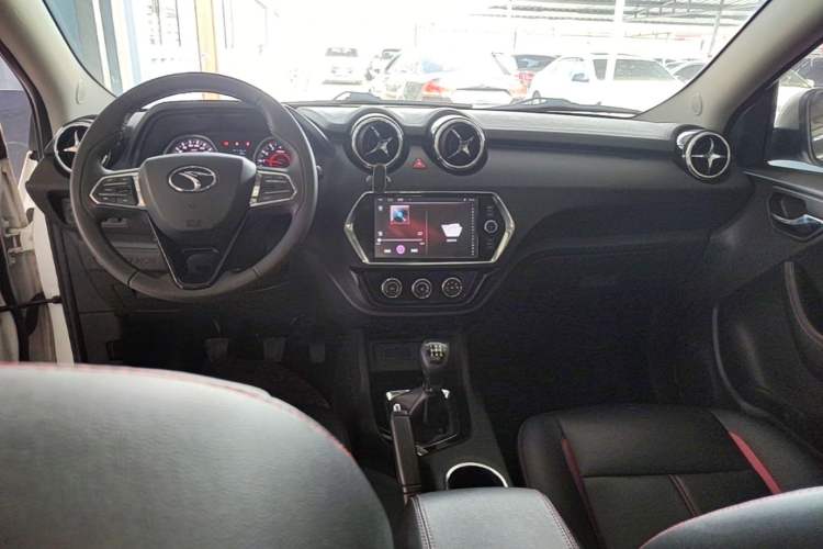 Used Soueast DX3 2016 1.5L Manual Luxury Edition Center Console