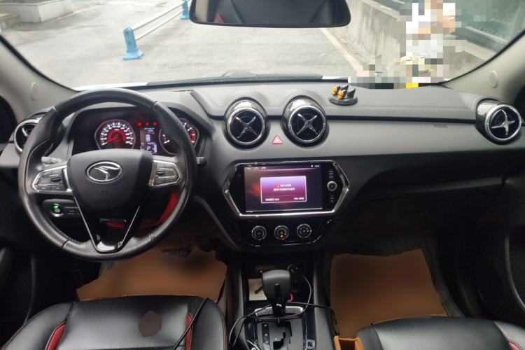 Used Soueast DX3 2016 1.5T CVT Prestige Edition Center Console