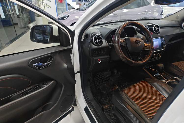 Used Soueast DX3 2016 1.5T CVT Prestige Edition Driver Seat