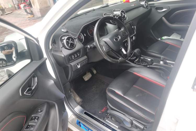 Used Soueast DX3 2016 1.5T CVT Flagship Model Driver Seat