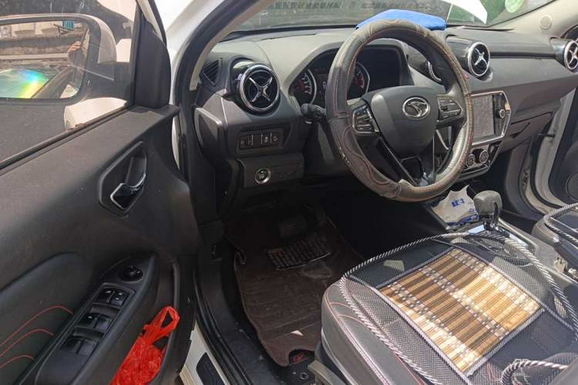 Used Soueast DX3 2016 1.5T CVT Prestige Edition Driver Seat