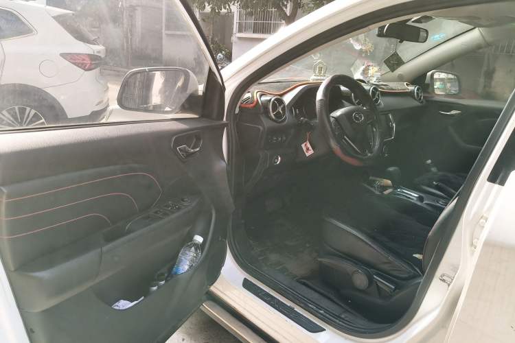 Used Soueast DX3 2016 1.5T CVT Flagship Model Driver Seat