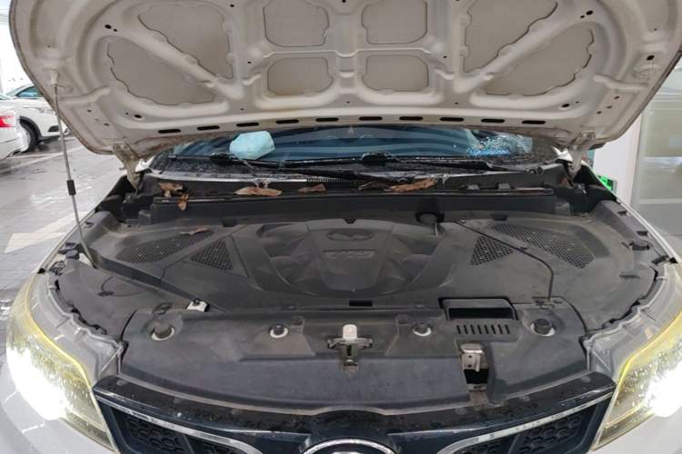 Used Soueast DX3 2016 1.5L Manual Luxury Model Engine Bay