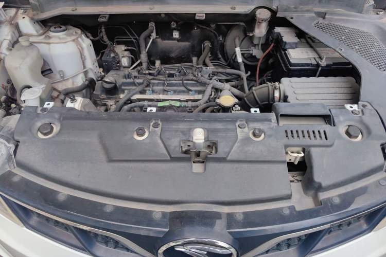 Used Soueast DX3 2016 1.5L Manual Luxury Model Engine Bay