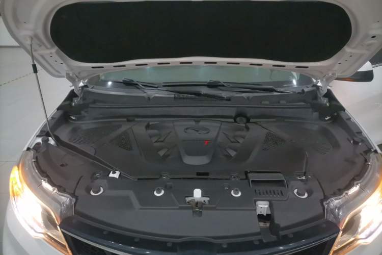 Used Soueast DX3 2016 1.5T CVT Prestige Edition Engine Bay