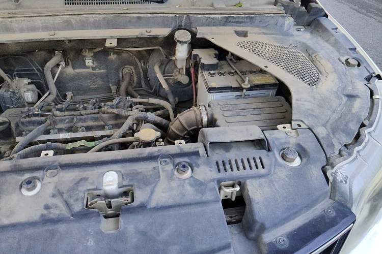 Used Soueast DX3 2016 1.5L Manual Luxury Edition Engine Bay Left