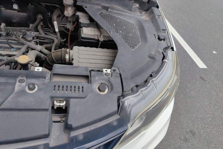 Used Soueast DX3 2016 1.5L Manual Luxury Model Engine Bay Left